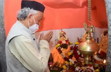 16.02.2022 : Governor visits to Raj Bhavan Devi Mandir