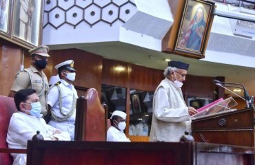 Governor addresses the joint session of the legislature