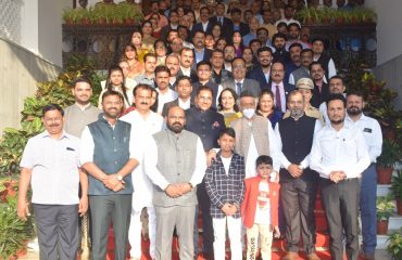 29.03.2022 : राज्यपालांच्या हस्ते शिक्षण, आरोग्य, पोलीस व समाजसेवा क्षेत्रातील करोना योद्धे सन्मानित