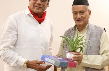 23.04.2022 : Film star Jackie Shroff met Governor