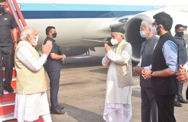 24.04.2022 :   पंतप्रधानांचे मुंबई येथे आगमन, स्वागत