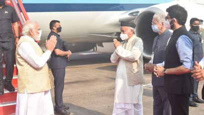 24.04.2022 :    Prime Minister Modi arrives in Mumbai, Welcomed