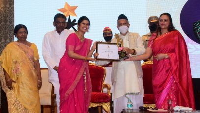 03.05.2022: Governor presents Kamala Rising Stars Awards to 35 Young Achievers