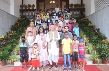 Child Cancer Patients from Tata Hospital have meets Governor