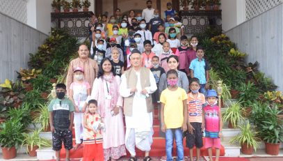 Child Cancer Patients from Tata Hospital have meets Governor