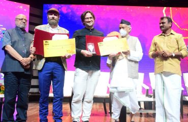 04.06.2022: राज्यपालांच्या उपस्थितीत मिफ्फ २०२२ सांगता समारोह व पुरस्कार वितरण सोहळा संपन्न झाला