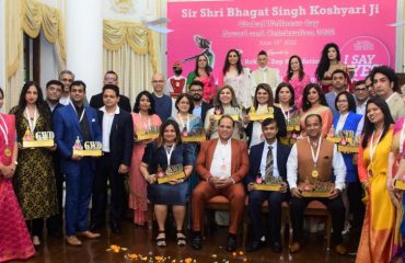 Maharashtra Governor presents Global Wellness Day Awards at Raj Bhavan