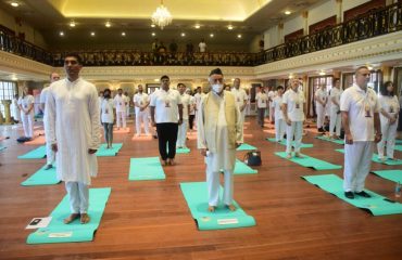 Maharashtra Governor joins diplomats, international students in celebrating Yoga Day at Raj Bhavan