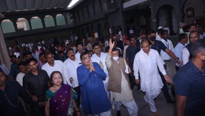 07.07.2022 : Governor visited the Sant Gajanan Maharaj Sansthan Mandir