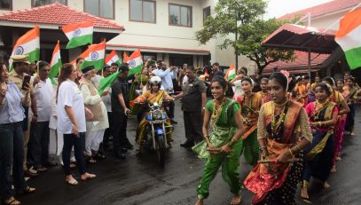 07.08.2022 : Governor flagged off a women's bike rally on the occasion of Azadi Ka Amrit Mahotsav