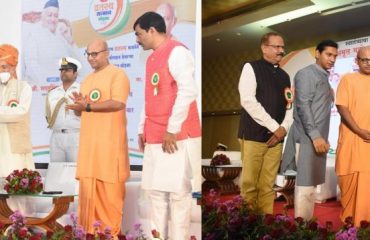 Governor presents Maharshtra Rajya Marathi Patrakar Sangh’s Vratastha Puraskars