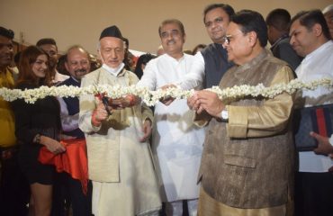 Governor Koshyari inaugurates Painting Exhibition by Vijay Darda