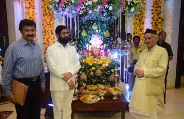 Governor visits CM residence for Ganesh Darshan