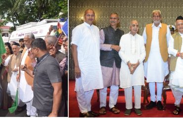 30.09.2022 : राज्यपाल भगतसिंह कोश्यारी व केंद्रीय पशुपालन, मत्स्यव्यवसाय व डेअरी मंत्री परषोत्तम रुपाला यांच्या उपस्थितीत बृहन्मुंबई परिसरातील मूक प्राण्यांच्या व पक्षांच्या सेवेसाठी ११ पशुवैद्यकीय रुग्णवाहिका रुजू झाल्या.  समस्त महाजन या संस्थेच्या पुढाकाराने या पशुवैद्यकीय रुग्णवाहिकांना राजभवन येथून झेंडी दाखवून रवाना करण्यात आले.  यावेळी पर्यटन व महिला बालकल्याण मंत्री मंगल प्रभात लोढा, पशुसंवर्धन विभागाचे प्रधान सचिव जे पी गुप्ता, समस्त महाजन संस्थेचे विश्वस्त गिरीश शहा उपस्थित होते. या ऍम्ब्युलन्स वसई विरार, दहिसर ते मालाड, गोरेगाव ते जुहू पार्ले, बांद्रा -खार - सांताक्रूझ, दादर, दक्षिण मुंबई, सायं ते मुलुंड, ठाणे, भिवंडी व नवी मुंबई या परिसरात उपलब्ध असल्याचे सांगण्यात आले.
