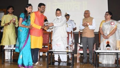 11.10.2022 : Governor felicitated young doctors and medical students