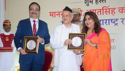 13.10.2022 : Governor felicitates Gynecologists and Obstetricians