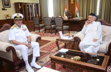 14.10.2022 : Vice Admiral Ajendra Bahadur Singh met Governor