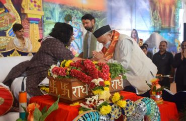 15.10.2022 : Governor Koshyari visits Bhagwat Gyan Yagya at Thane