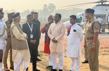 29.10.2022 : राज्यपालांचे उत्तर प्रदेशच्या एटा जिल्ह्यातील राजा का रामपूर येथे आगमन