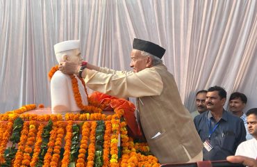 29.10.2022 : Governor unveiled the bust of Late Shri Hukum Singh Rathore