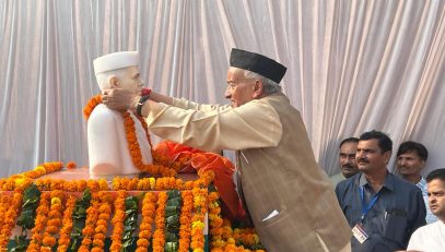 29.10.2022 : Governor unveiled the bust of Late Shri Hukum Singh Rathore