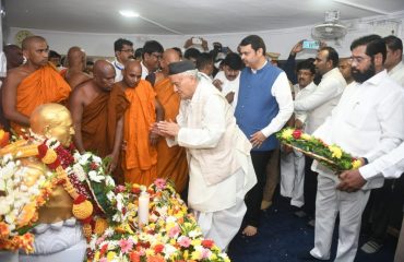 06.12.2022 : Governor visited Chaityabhumi on the occasion of the Mahaparinirvan Din