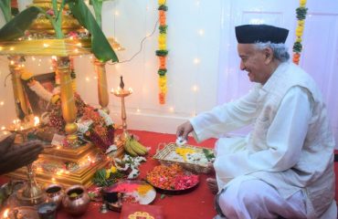 07.12.2022 : Governor visited the Puja organized by the Raj Bhavan Powerhouse