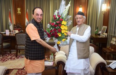 18.12.2022 : Dr Subramanian Swamy meets Governor Koshyari