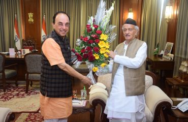 18.12.2022 : Dr Subramanian Swamy meets Governor Koshyari