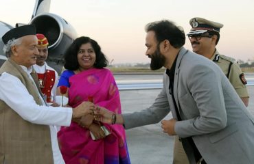 19.12.2022 : Governor arrives in Nagpur