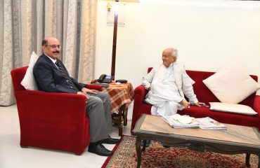 27.12.2022 : Rajnish Seth called on Governor