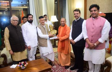 04.01.2023 : UP CM Yogi Adityanath meets Governor Koshyari