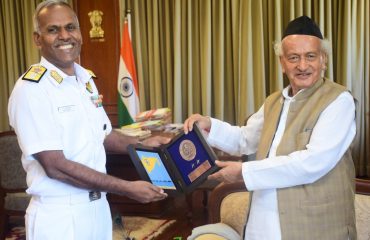 14.01.2023 : ध्वजाधिकारी रियर एडमिरल ए एन प्रमोद – राज्यपाल कोश्यारी भेट