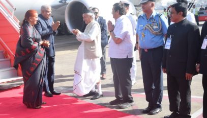 14.01.2023: Vice President of India Jagdeep Dhankhar arrived in Mumbai on his maiden visit to the State since taking charge of his post. Maharashtra Governor Bhagat Singh Koshyari welcomed the Vice President and Dr Smt Sudesh Dhankhar at the CSMI Airport. Minister of Tourism and Skills Mangal Prabhat Lodha, ACS Nand Kumar and senior officials were present.