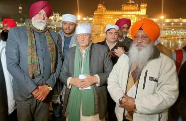 17.01.2023 : Governor visits Golden Temple in Amritsar