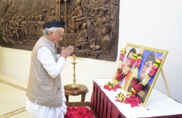23.01.2023 : राज्यपालांचे नेताजी सुभाष चंद्र बोस व बाळासाहेब ठाकरे यांना जयंतीनिमित्त अभिवादन