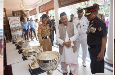 02.02.2023 : शानदार प्रदर्शनाबद्दल राज्यपालांकडून एनसीसी कॅडेट्सना कौतुकाची थाप