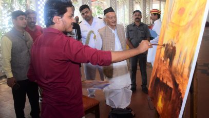 04.02.2023 : Governor visits workshop at Raj Bhavan