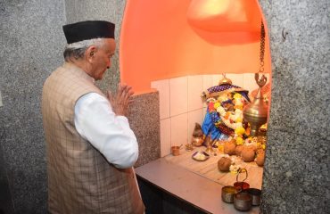 05.02.2023 : राज्यपालांची माघी पौर्णिमेनिमित्त आयोजित श्रीगुंडी माता मंदिराला भेट