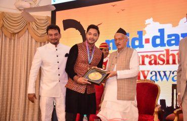 राज्यपालांच्या हस्ते 'मिड-डे महाराष्ट्र गौरव पुरस्कार' प्रदान
