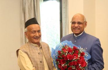 28.02.2023 : Former Governor Bhagat Singh Koshyari met the Governor of Maharashtra Ramesh Bais at Maharashtra Sadan, New Delhi. This was a courtesy call.