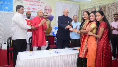 06.03.2023 : सांताक्रुझ येथील विकास रात्र विद्यालयाला राज्यपाल रमेश बैस यांची भेट
