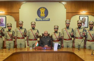 09.03.2023: भा.पो.से २०२१ च्या तुकडीतील परिविक्षाधीन अधिकाऱ्यांनी घेतली राज्यपालांची भेट