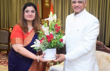11.03.2023 : VC of the HSNC University meets Governor