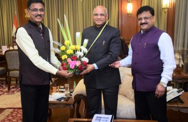10.03.2023 : VC of the RSTMN University meets Governor