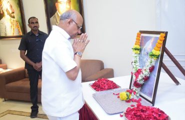 12.03.2023 : राज्यपालांचे यशवंतराव चव्हाण यांना जयंतीनिमित्त अभिवादन