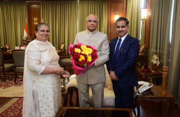 21.03.2023 : शिपिंग कार्पोरेशनचे कॅप्टन बिनेश कुमार त्यागी यांनी घेतली राज्यपालांची भेट