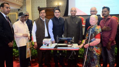 26.03.2023 : Governor presents Stitching Machine and Flour Mills to 75 Divyangs