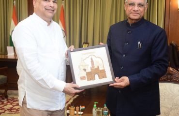 30.03.2023 : Sri Lankan High Commissioner meets Maharashtra Governor