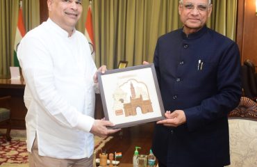 30.03.2023 : Sri Lankan High Commissioner meets Maharashtra Governor